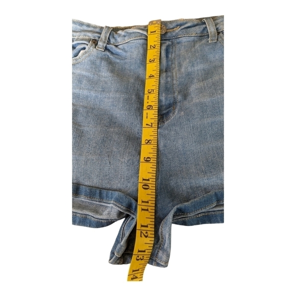 BDG Urban Outfitters Super High Rise Spade Pin Up Jean Shorts, 30 waist - Picture 5 of 9